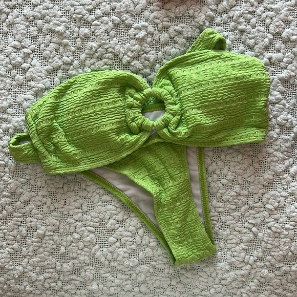 *NEW* bikini - Picture 1 of 1